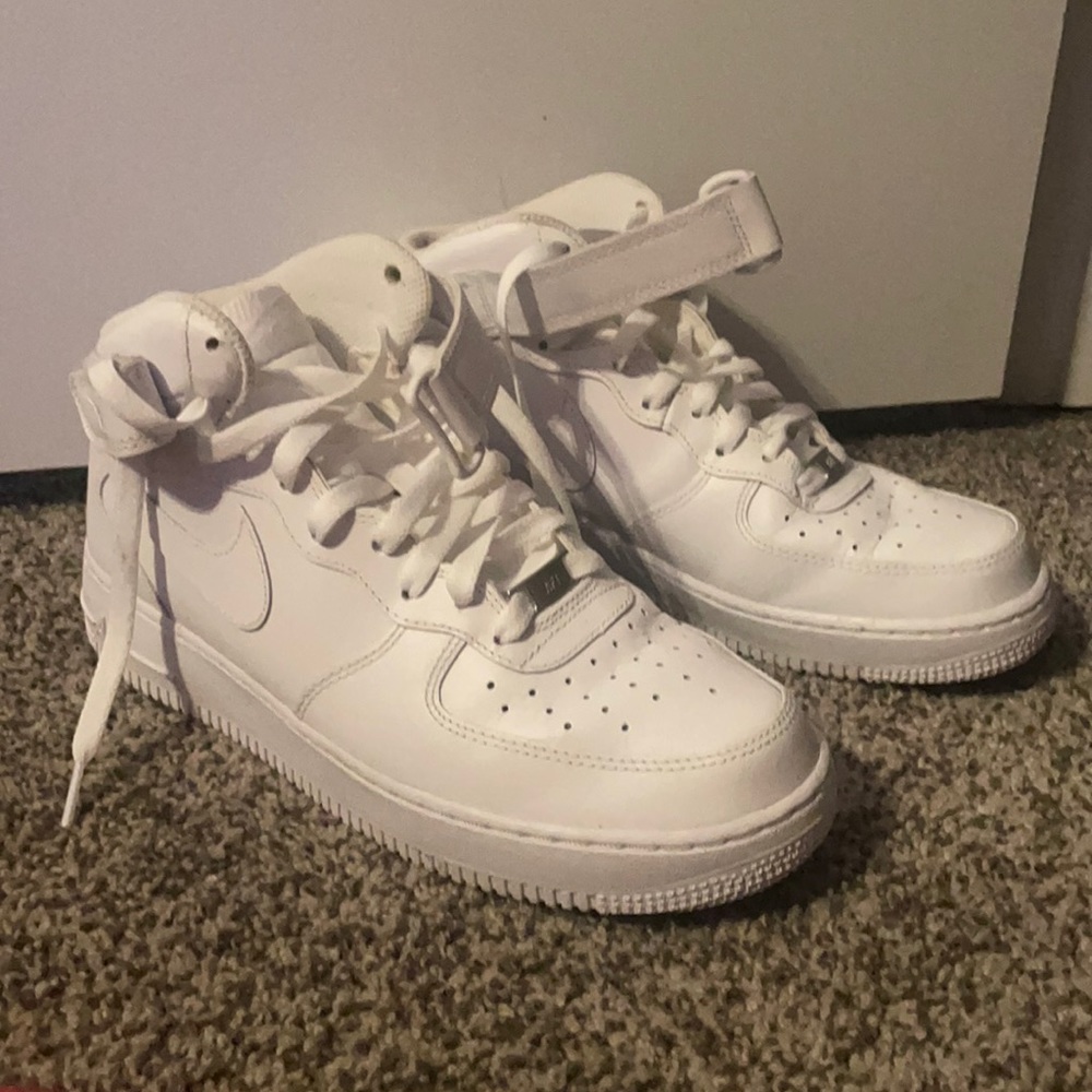 Mid Air Force 1s